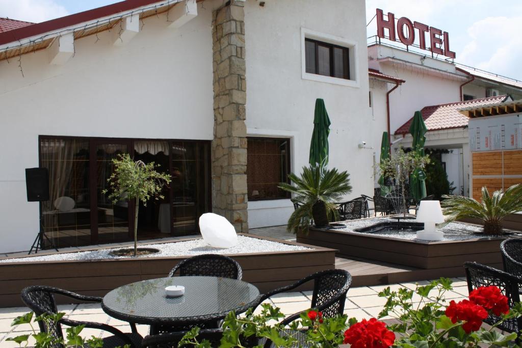 Hotel Magura Verde Bacău Екстериор снимка