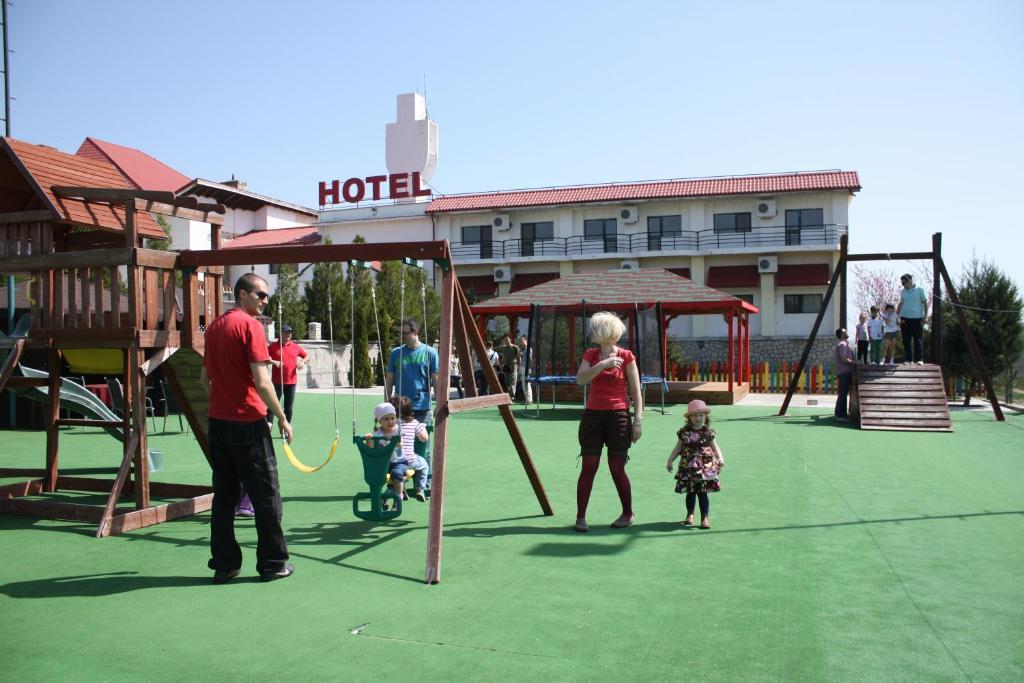 Hotel Magura Verde Bacău Екстериор снимка