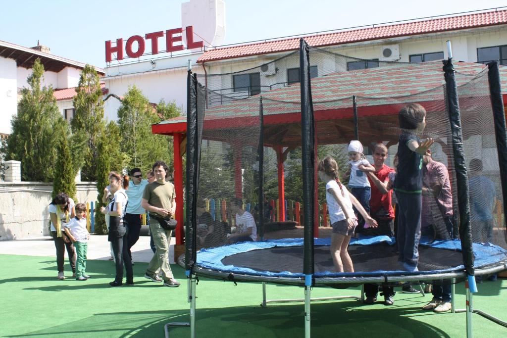Hotel Magura Verde Bacău Екстериор снимка
